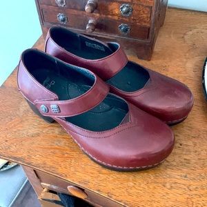 Dansko Maryjane clogs